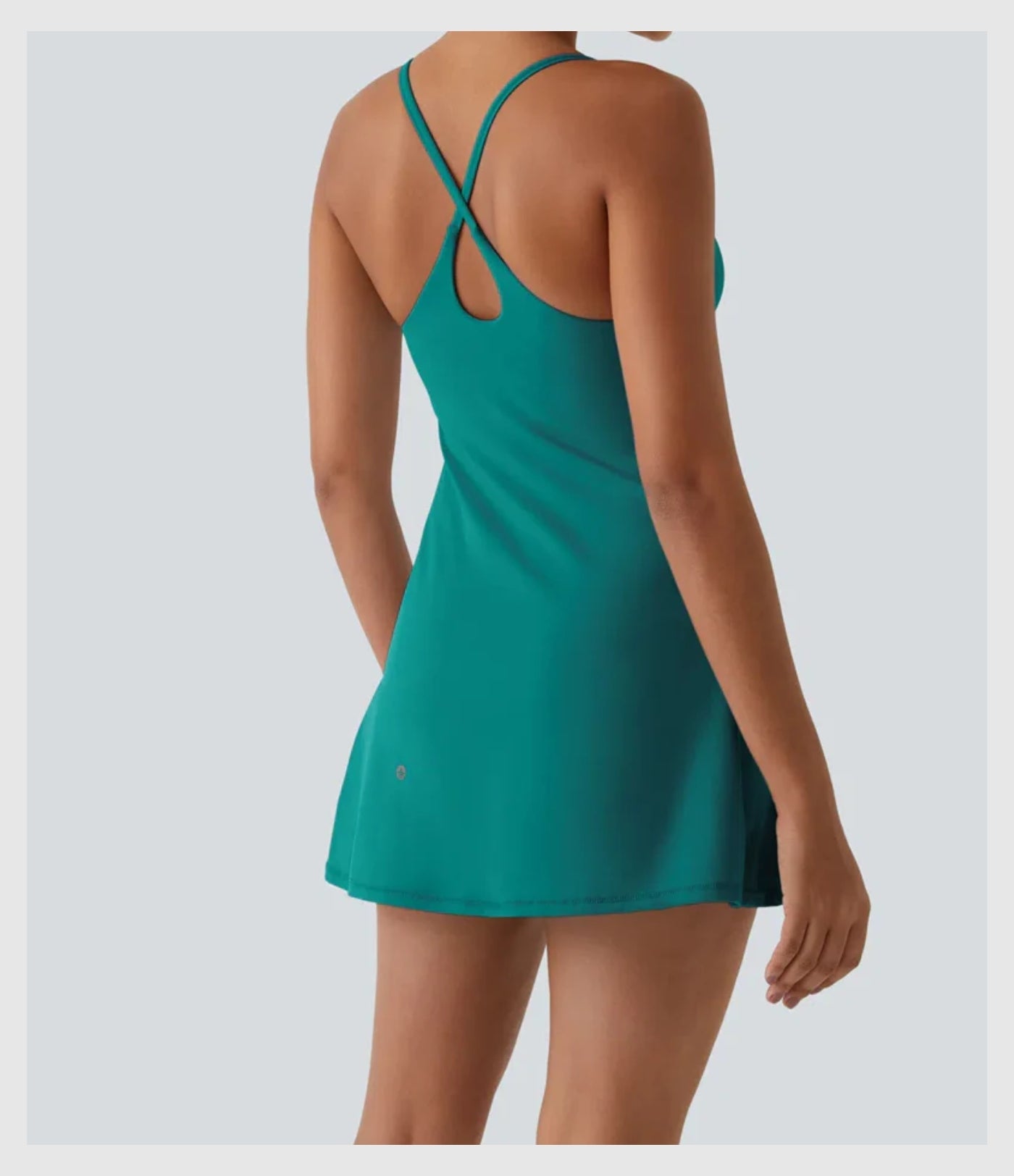 Robe de printemps avec brassière intégrée et shorts