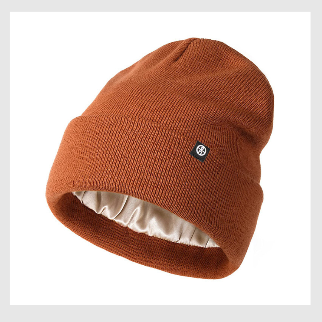 Bonnet en satin de chez Quebecelle