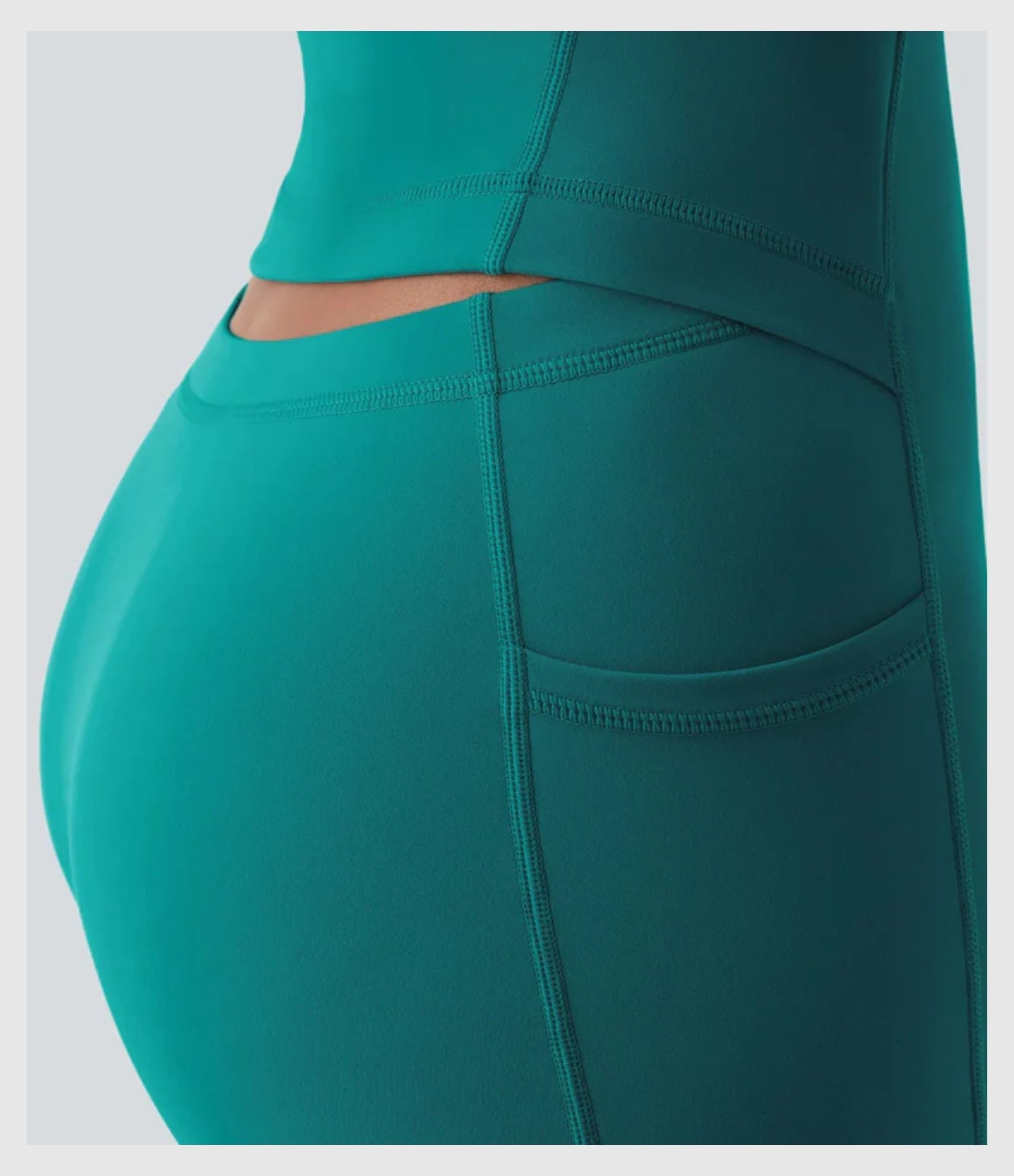 Robe de printemps avec brassière intégrée et shorts