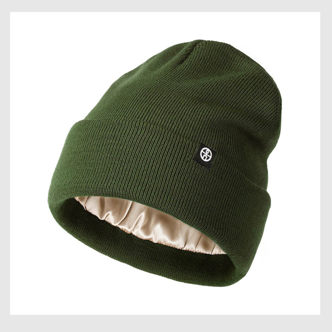 Bonnet en satin de chez Quebecelle
