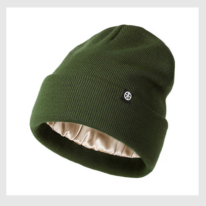 Bonnet en satin de chez Quebecelle