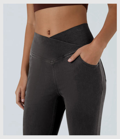 Pantalon évasé croisé taille haute en denim extensible