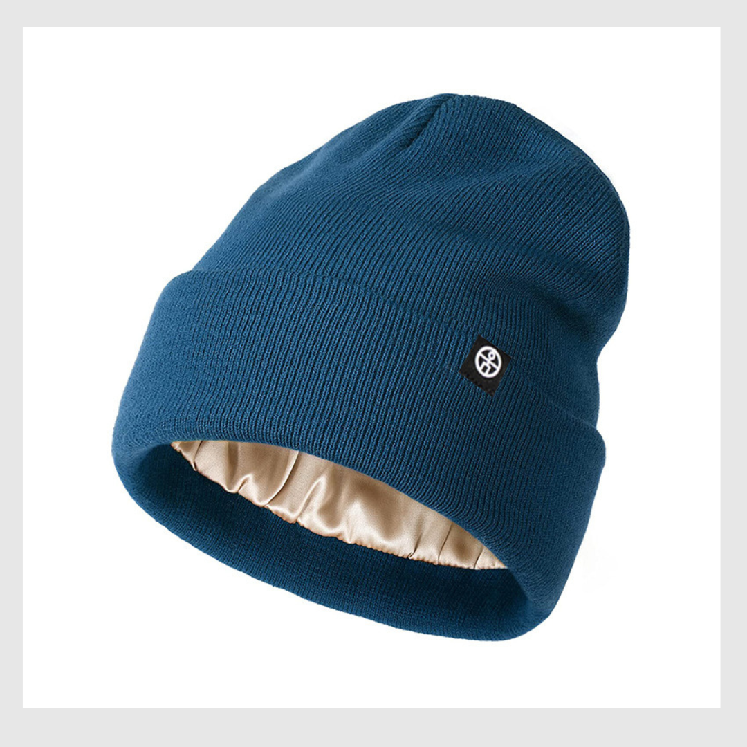Bonnet en satin de chez Quebecelle