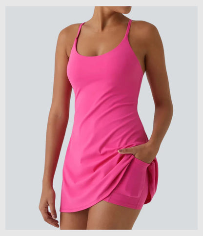 Robe de printemps avec brassière intégrée et shorts