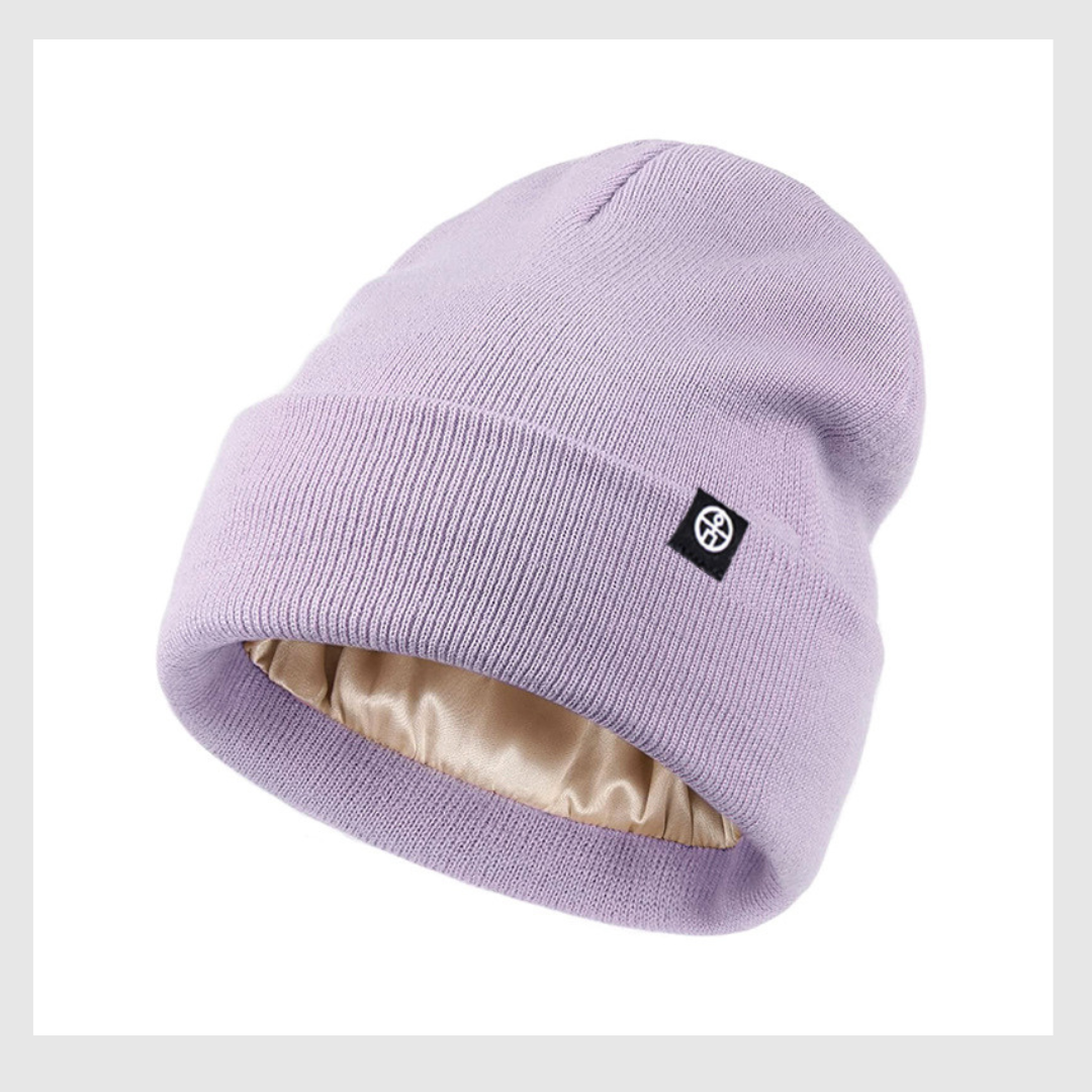 Bonnet en satin de chez Quebecelle