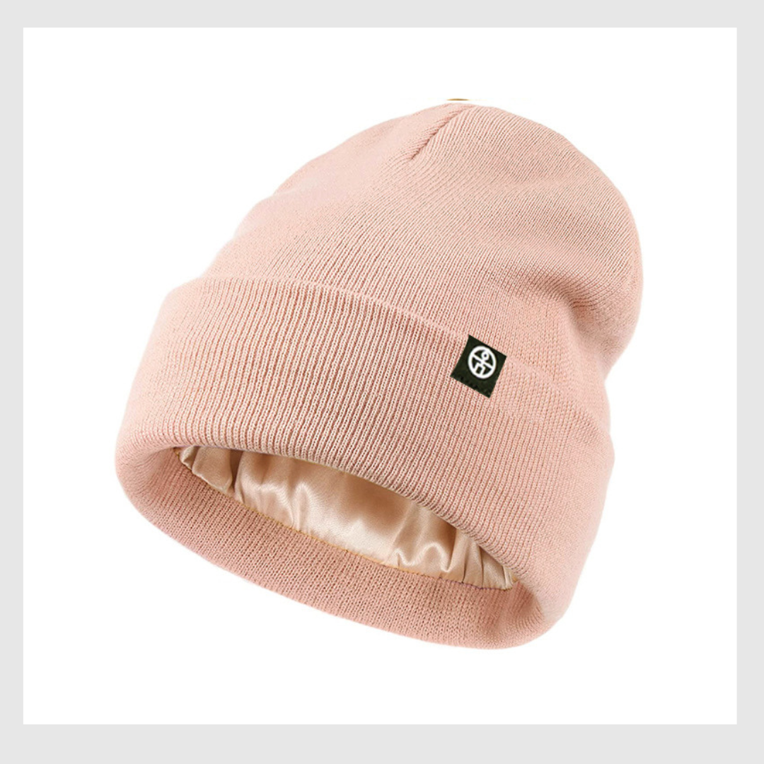 Bonnet en satin de chez Quebecelle