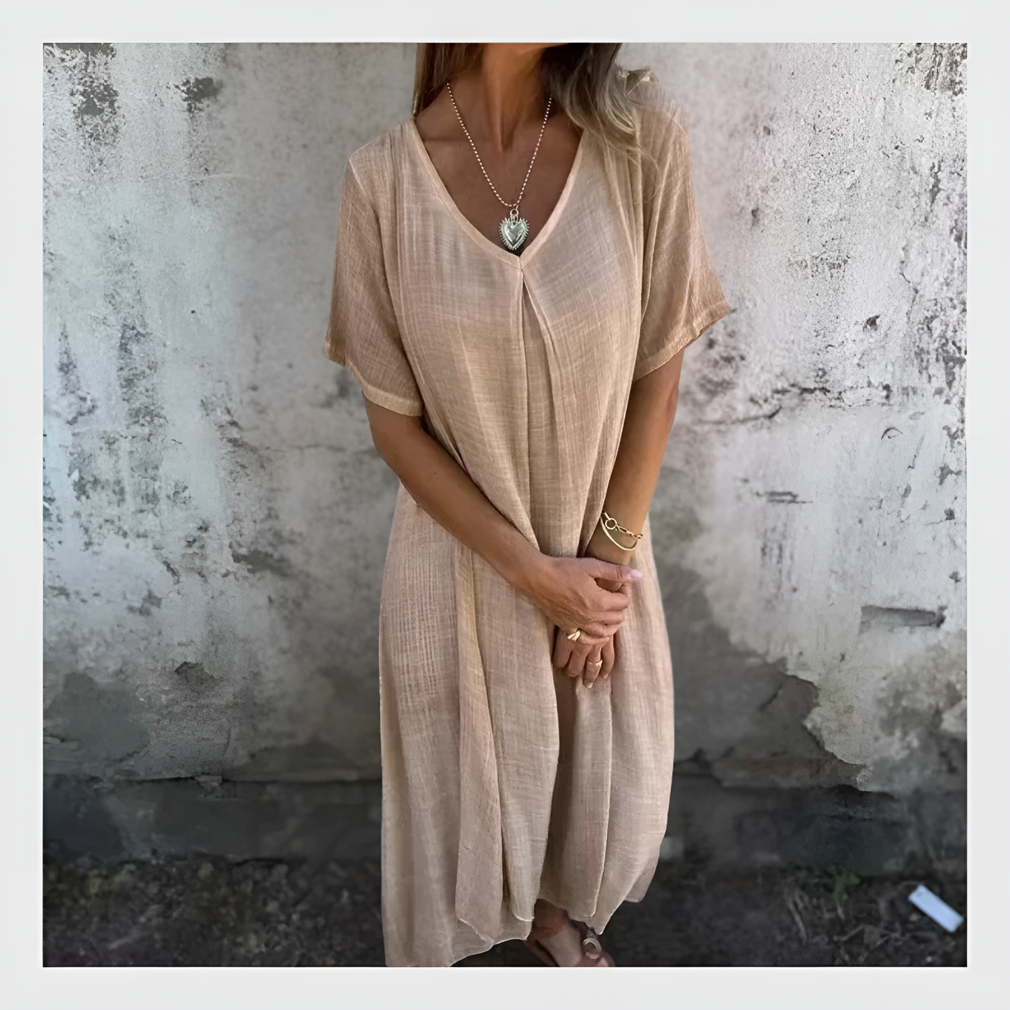 Robe Midi Élégante à Col V