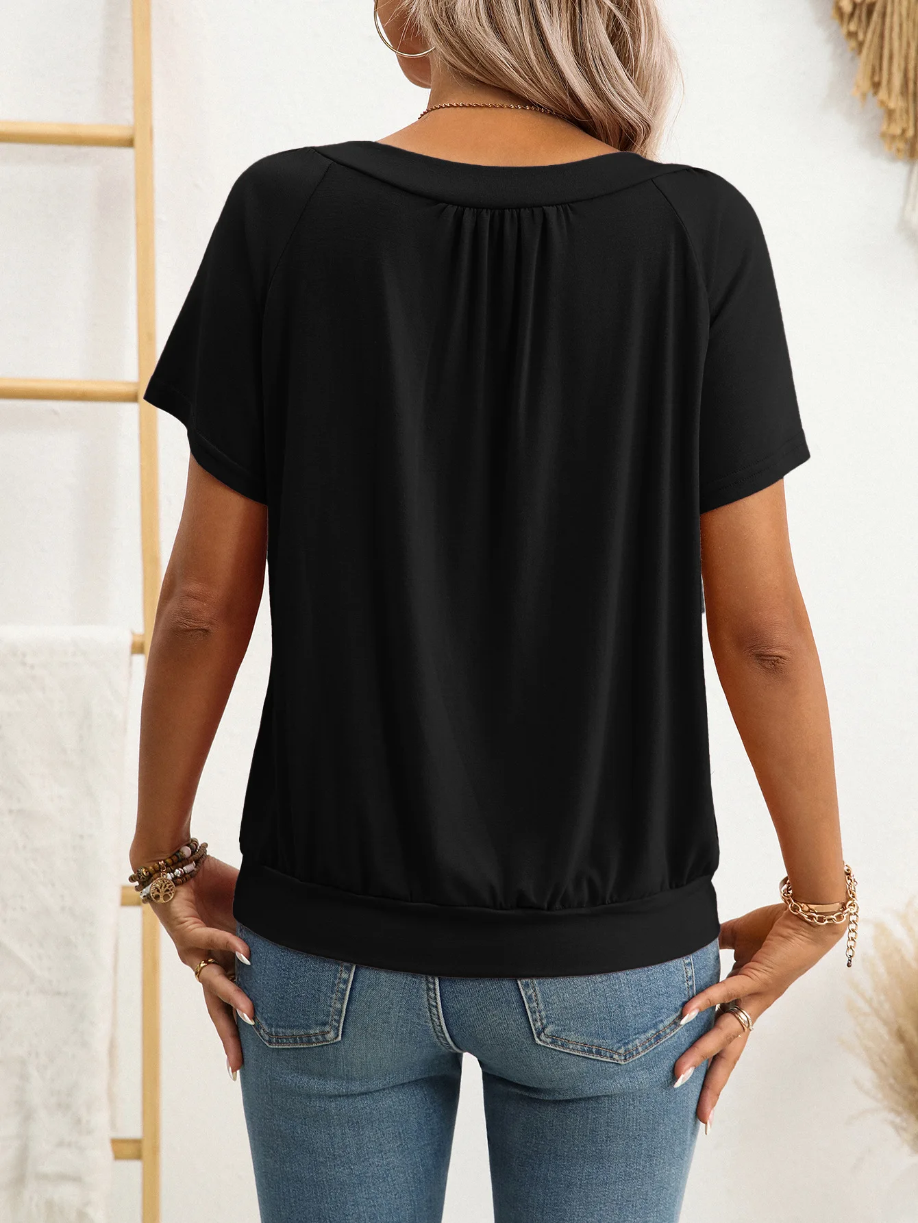 T-shirt Col V Ultra-Confort – Pour un Look Décontracté & Chic