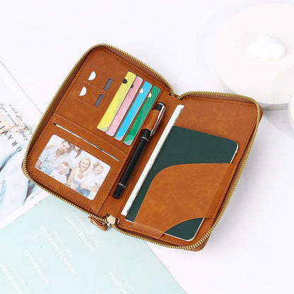 Cuirévo™ – Portefeuille RFID Chic pour Voyageurs Modernes.