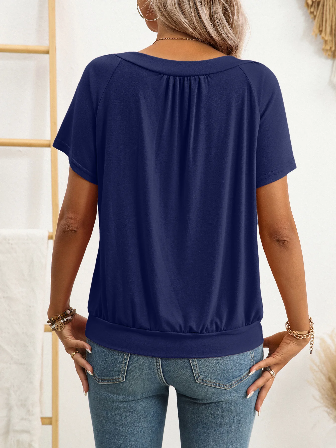 T-shirt Col V Ultra-Confort – Pour un Look Décontracté & Chic