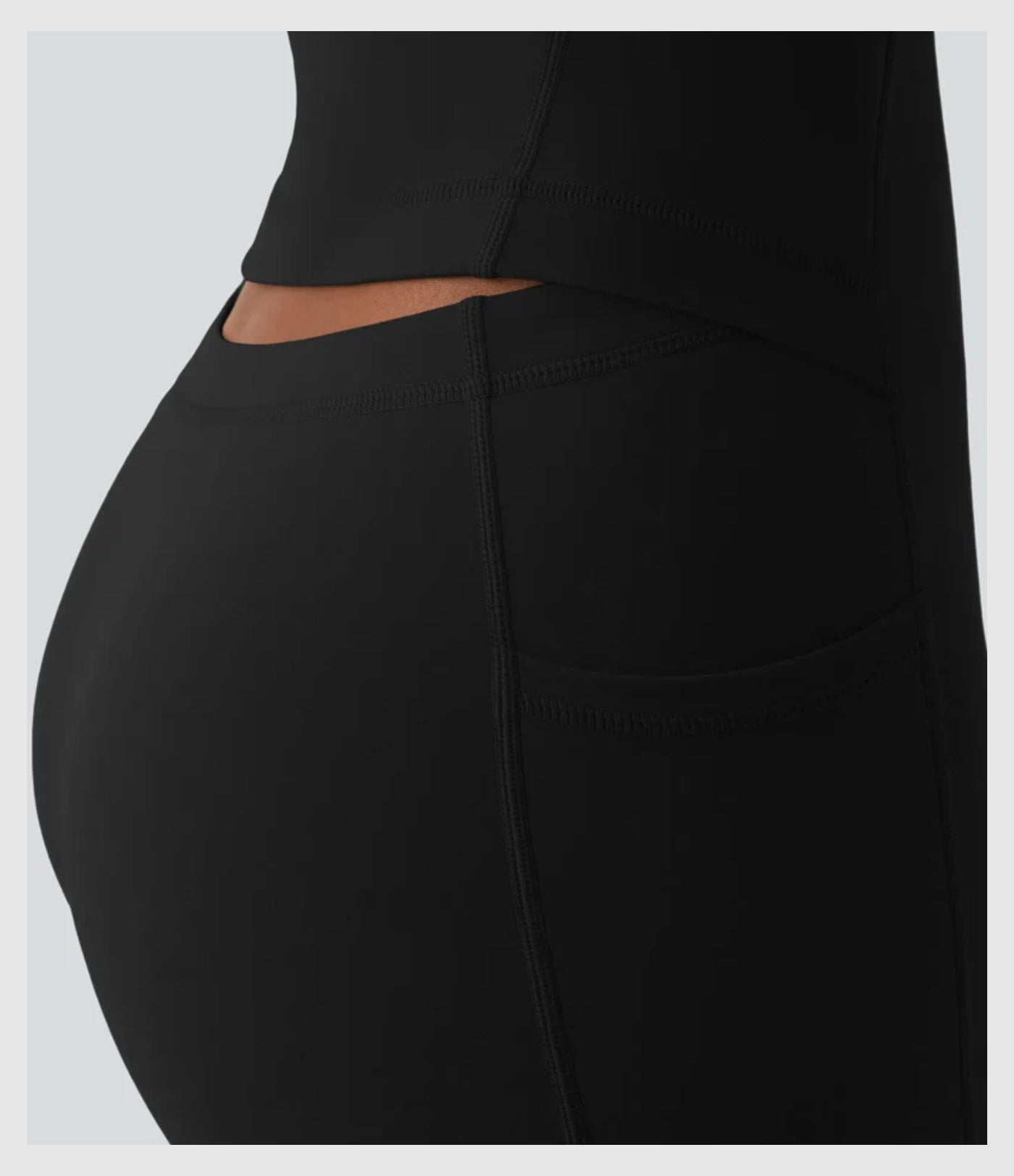 Robe de printemps avec brassière intégrée et shorts