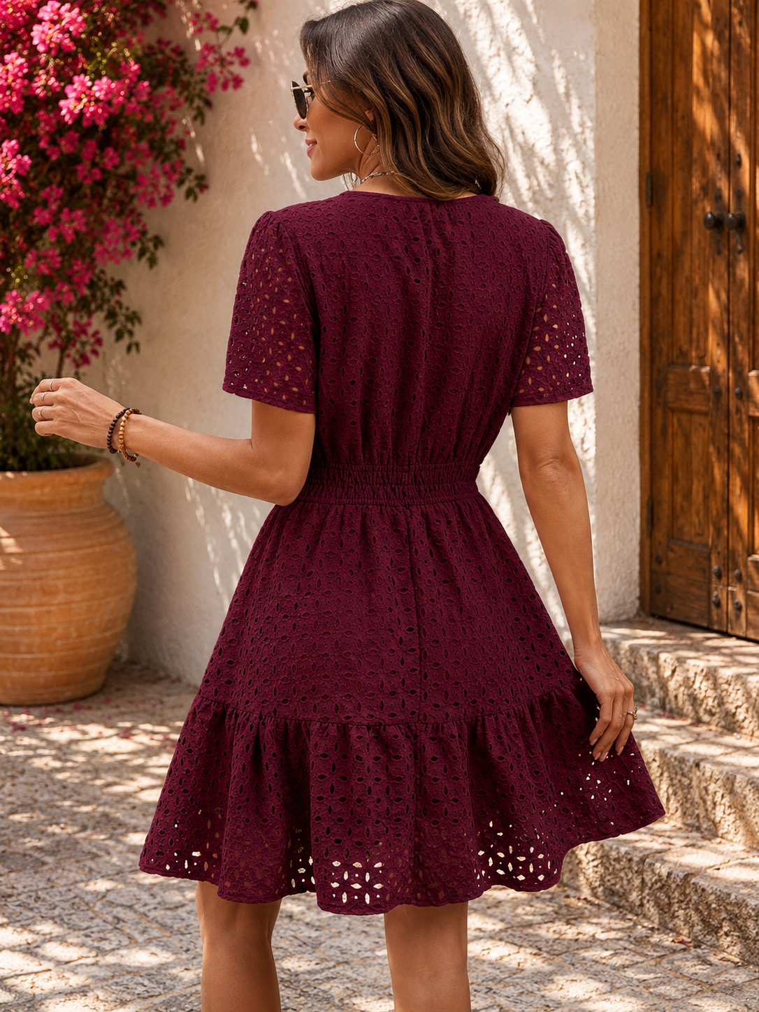 Éloria™ – Robe d’été en dentelle col V