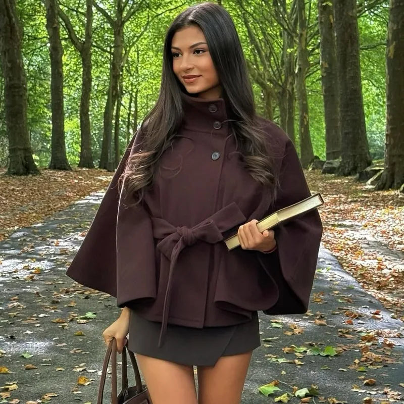 Veloria™ – Cape Élégante pour Femme avec Ceinture et Col Haut