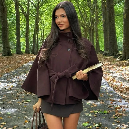 Veloria™ – Cape Élégante pour Femme avec Ceinture et Col Haut