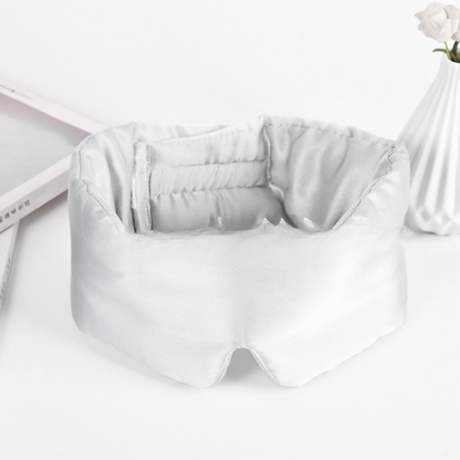 RêveSoie™ – Le Masque Doux en Soie pour un Sommeil Profond.